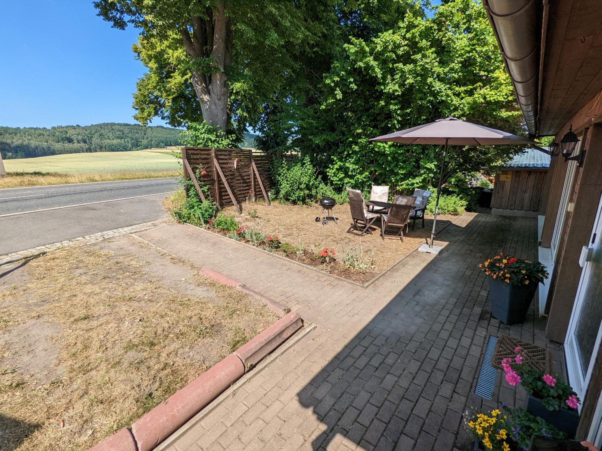 W5 - Urlaubsmagie - Wohnung Mit Grill, Terrasse & Pool Lichtenhain  Luaran gambar