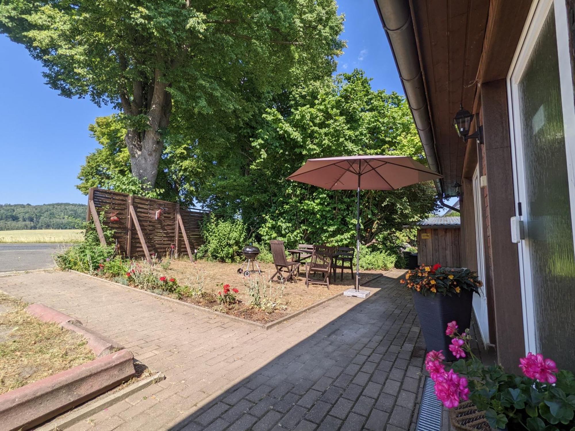 W5 - Urlaubsmagie - Wohnung Mit Grill, Terrasse & Pool Lichtenhain  Luaran gambar