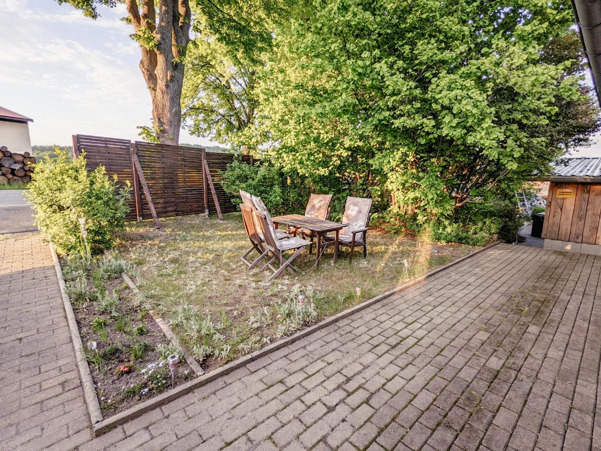 W5 - Urlaubsmagie - Wohnung Mit Grill, Terrasse & Pool Lichtenhain  Luaran gambar