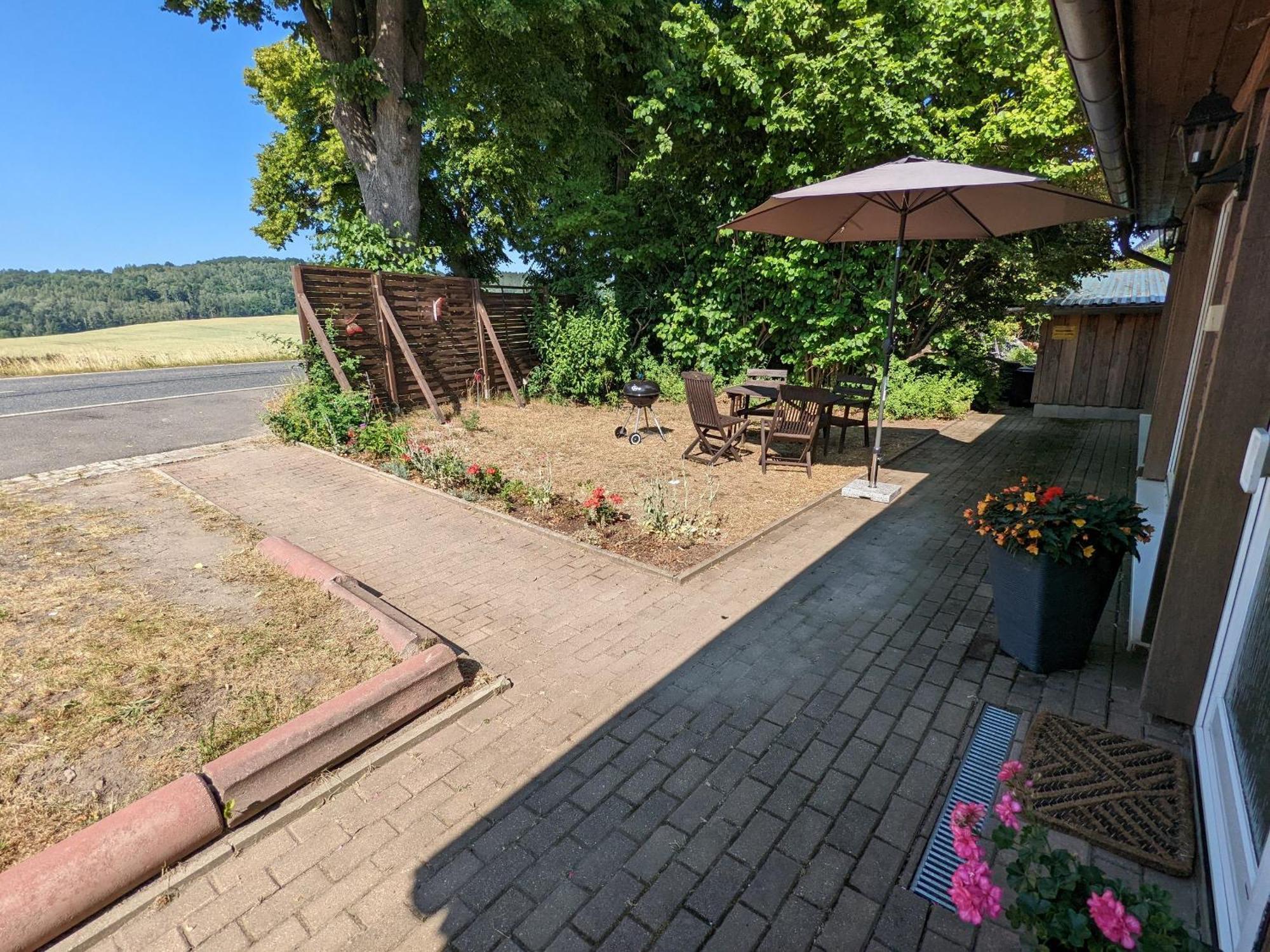 W5 - Urlaubsmagie - Wohnung Mit Grill, Terrasse & Pool Lichtenhain  Luaran gambar