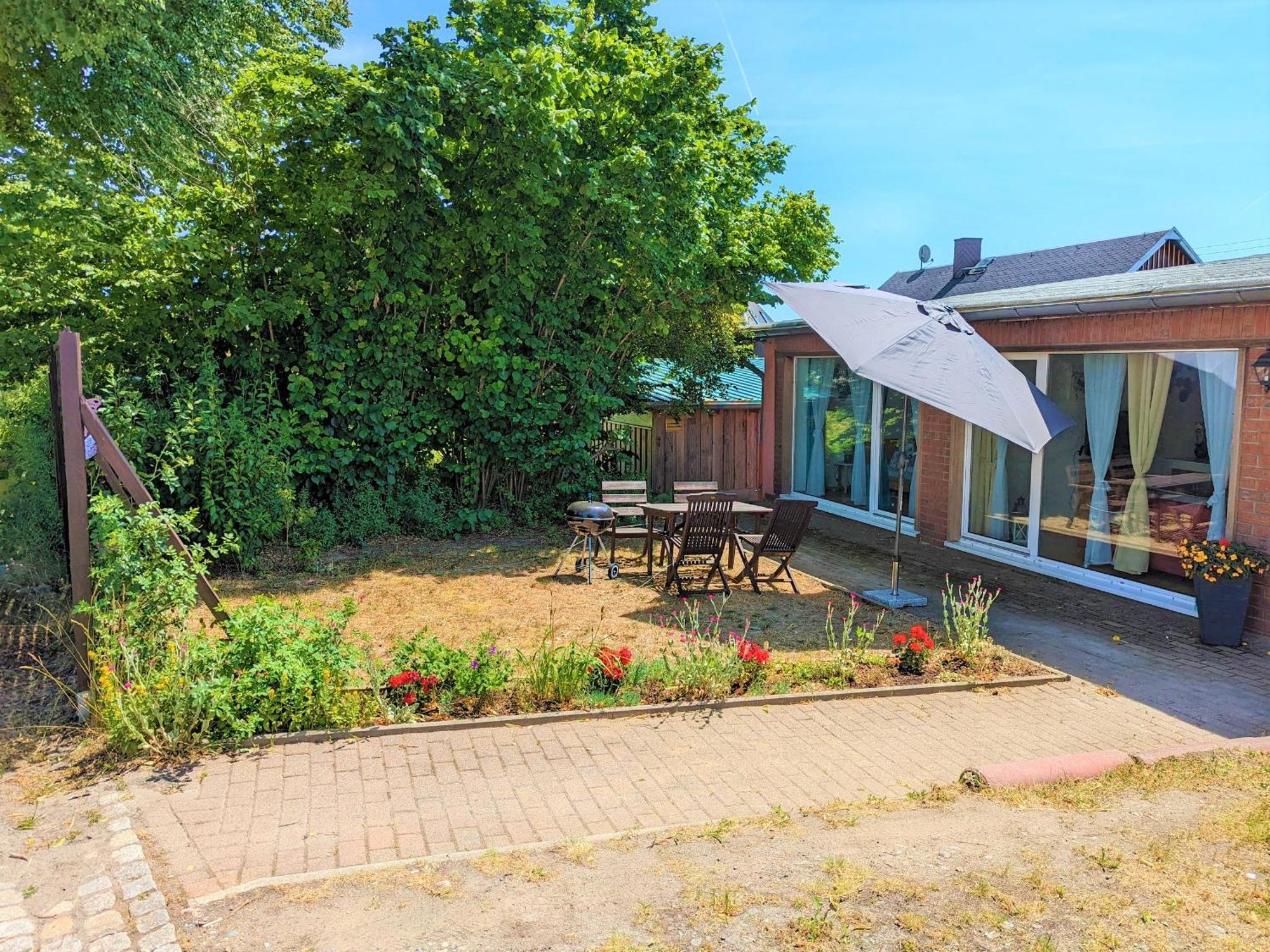 W5 - Urlaubsmagie - Wohnung Mit Grill, Terrasse & Pool Lichtenhain  Luaran gambar